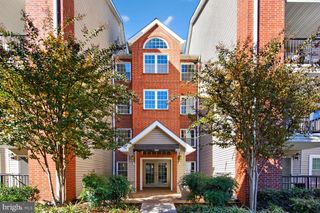 3307 WYNDHAM CIR #4165, Alexandria, VA 22302