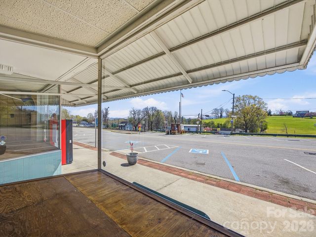 106 Linville Street, Morganton, NC 28655