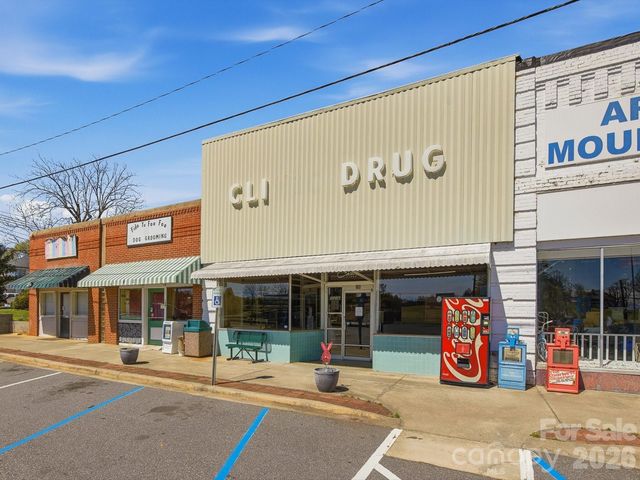 106 Linville Street, Morganton, NC 28655