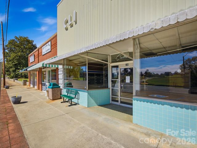 106 Linville Street, Morganton, NC 28655