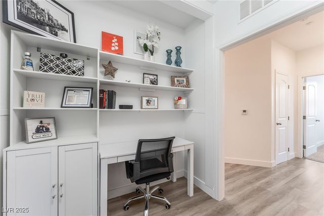 4437 Dover Straight Street 104, Las Vegas, NV 89115