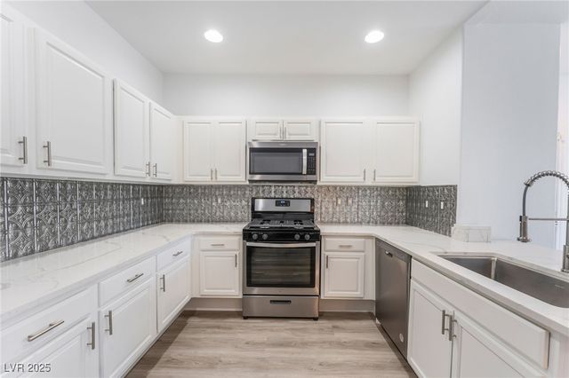 4437 Dover Straight Street 104, Las Vegas, NV 89115