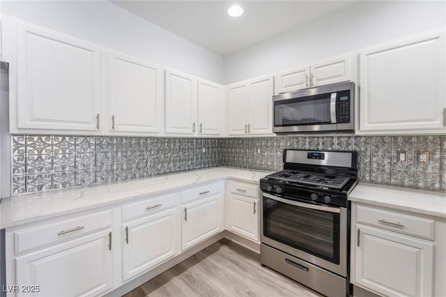 4437 Dover Straight Street 104, Las Vegas, NV 89115