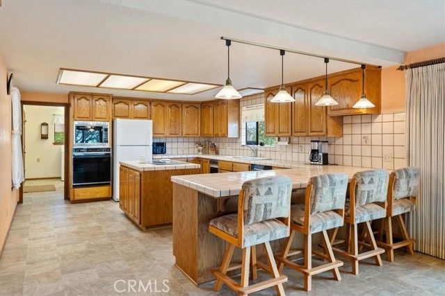 5685 Mustard Creek, Paso Robles, CA 93446