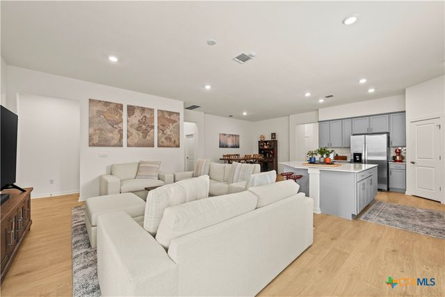 1721 Walnut Grove Bend, Leander, TX 78641