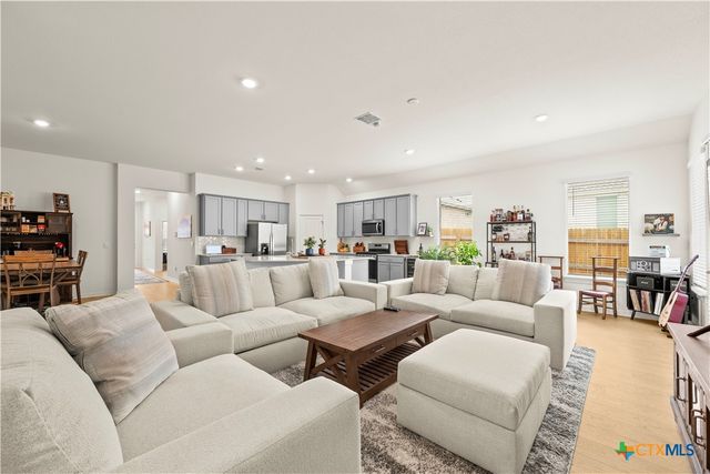 1721 Walnut Grove Bend, Leander, TX 78641