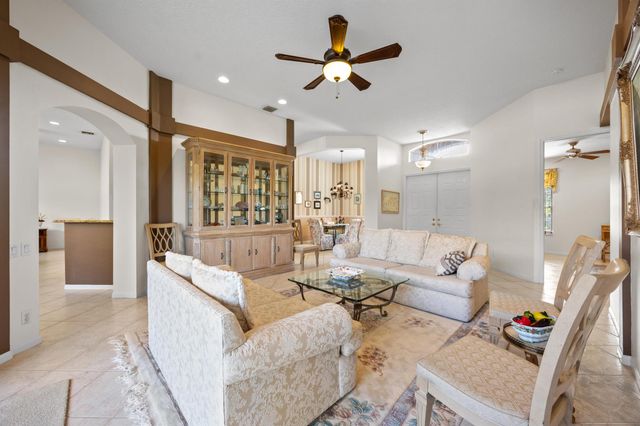 6601 Arno Way, Boynton Beach, FL 33472