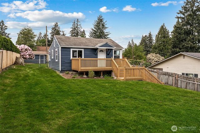 3142 Glendale Drive W, University Place, WA 98466