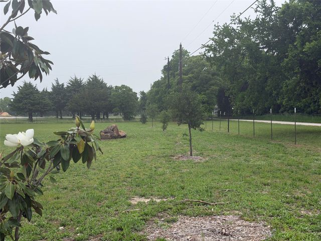 627 Homer Smith, Van Alstyne, TX 75491