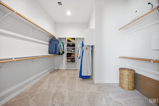 702 Menlo Court, Bakersfield, CA 93314