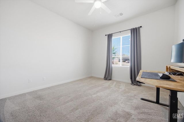 702 Menlo Court, Bakersfield, CA 93314