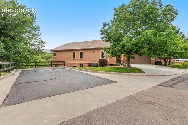 2425 Mesa Crest Grove, Colorado Springs, CO 80904