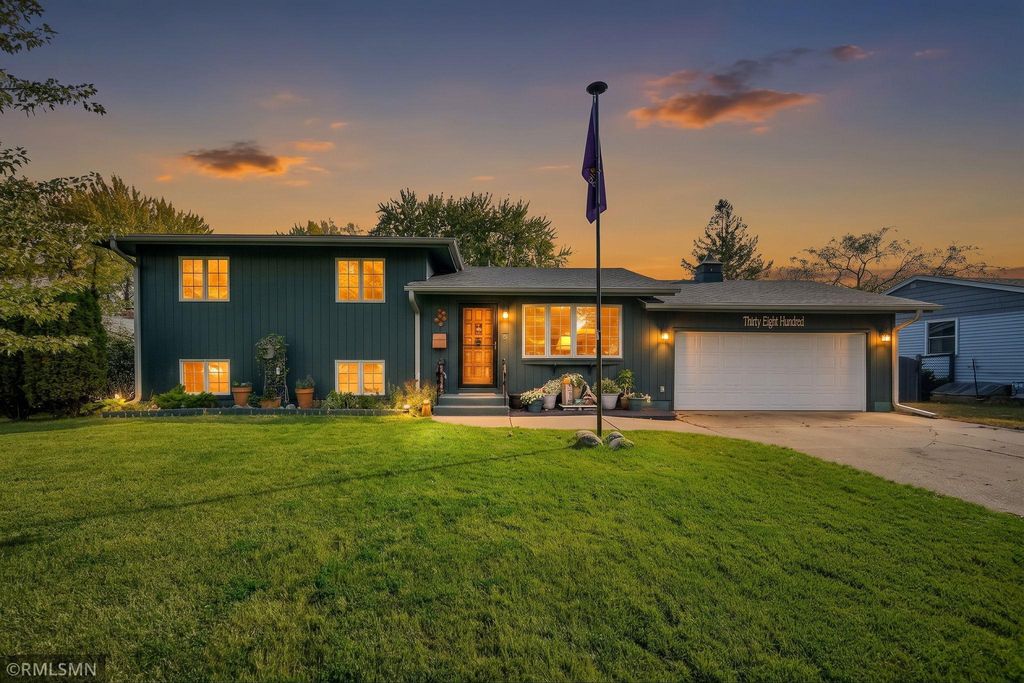 3800 Gettysburg Avenue N, New Hope, MN 55427