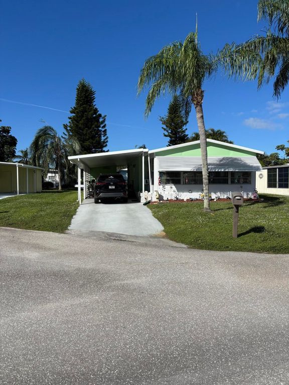 8 Montilla Way, Port St. Lucie, Port St Lucie, FL 34952