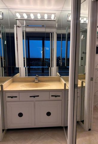2400 Presidential Way 2002, West Palm Beach, FL 33401