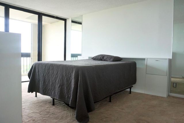 2400 Presidential Way 2002, West Palm Beach, FL 33401
