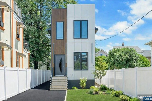 54 Hamilton Avenue, Fairview, NJ 07022