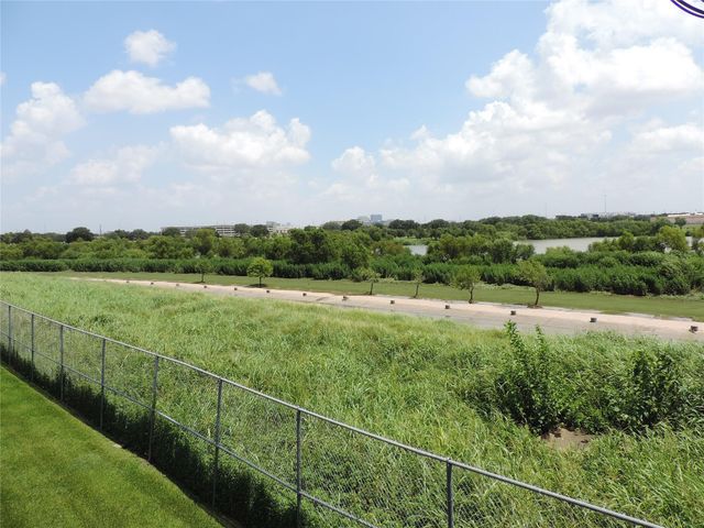 10555 Turtlewood Court 1105, Houston, TX 77072