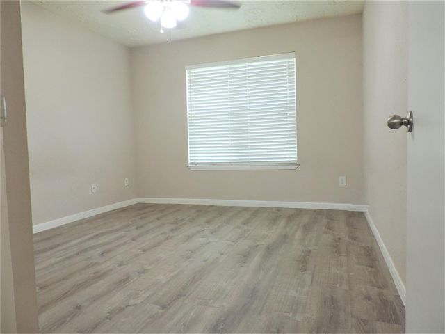 10555 Turtlewood Court 1105, Houston, TX 77072