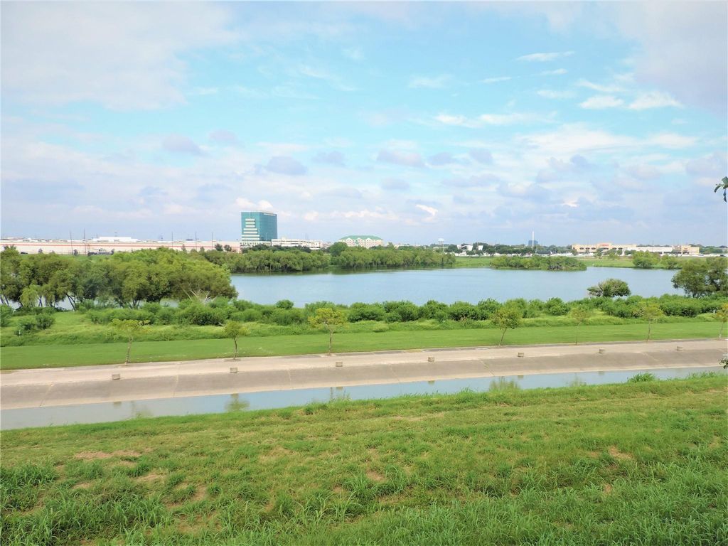 10555 Turtlewood Court 1105, Houston, TX 77072