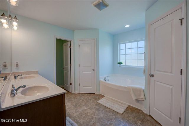 115 Kenmore Court, New Bern, NC 28560