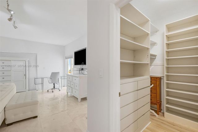 18450 NE 30th place, Aventura, FL 33160