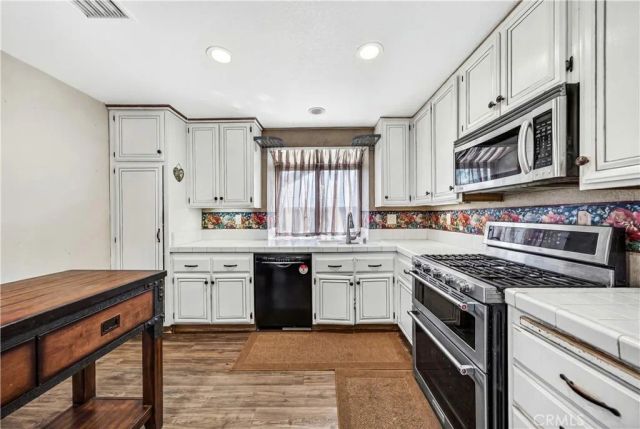 676 Fuchsia Lane, Perris, CA 92571