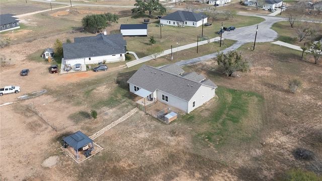 105 Hidden Haven, Floresville, TX 78114