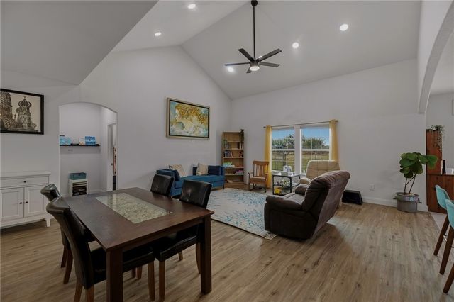 105 Hidden Haven, Floresville, TX 78114