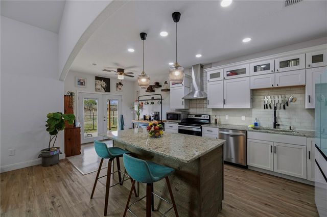 105 Hidden Haven, Floresville, TX 78114