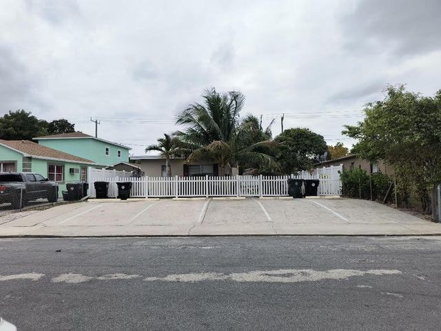 1007 S E Street A, Lake Worth Beach, FL 33460