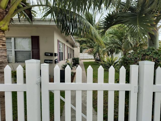 1007 S E Street A, Lake Worth Beach, FL 33460