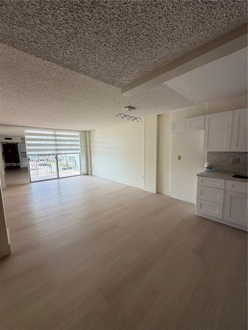 1800 NW 24th Avenue 220, Miami, FL 33125