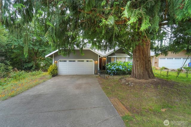 22035 Sea Vista NE, Poulsbo, WA 98370