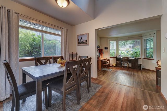 22035 Sea Vista NE, Poulsbo, WA 98370