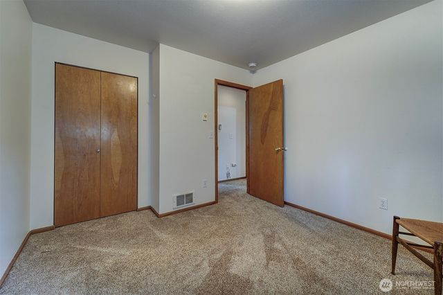 22035 Sea Vista NE, Poulsbo, WA 98370
