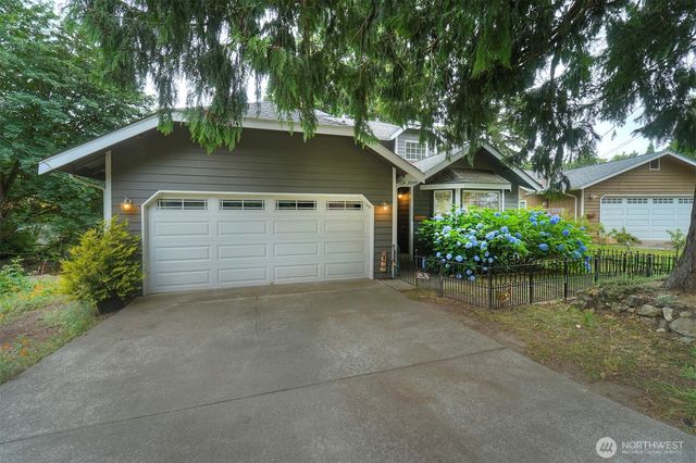 22035 Sea Vista NE, Poulsbo, WA 98370