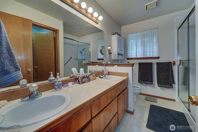 22035 Sea Vista NE, Poulsbo, WA 98370