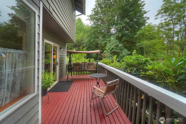 22035 Sea Vista NE, Poulsbo, WA 98370