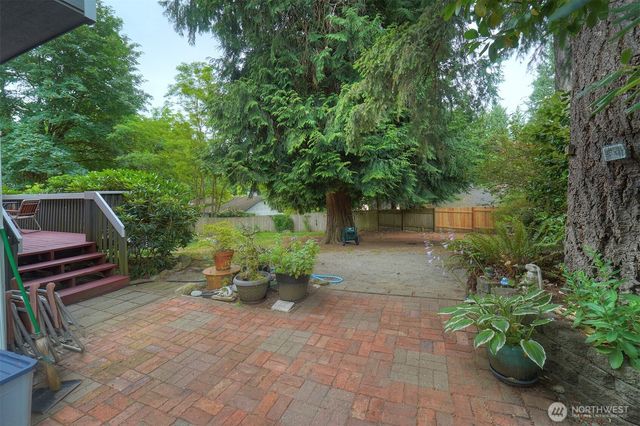 22035 Sea Vista NE, Poulsbo, WA 98370