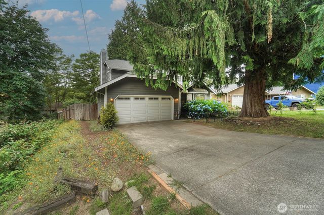 22035 Sea Vista NE, Poulsbo, WA 98370