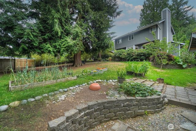 22035 Sea Vista NE, Poulsbo, WA 98370
