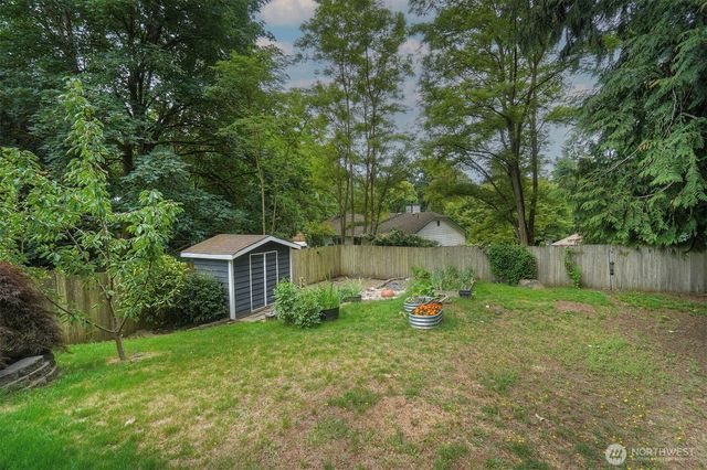 22035 Sea Vista NE, Poulsbo, WA 98370