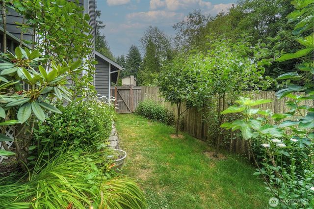 22035 Sea Vista NE, Poulsbo, WA 98370