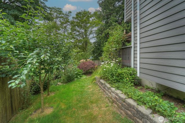 22035 Sea Vista NE, Poulsbo, WA 98370