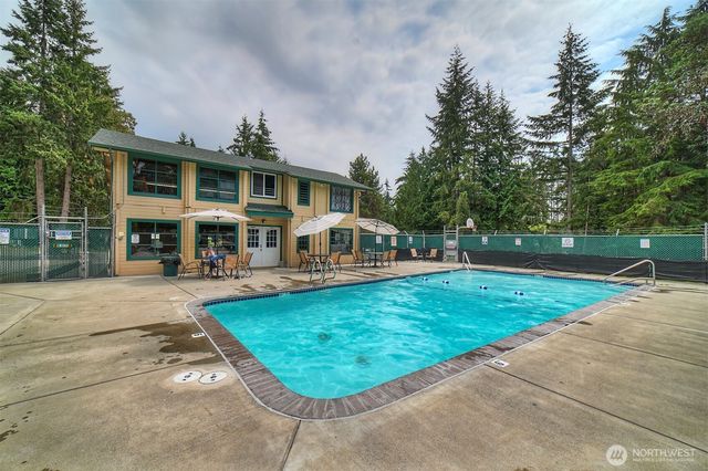 22035 Sea Vista NE, Poulsbo, WA 98370
