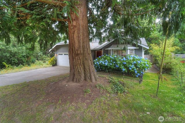 22035 Sea Vista NE, Poulsbo, WA 98370