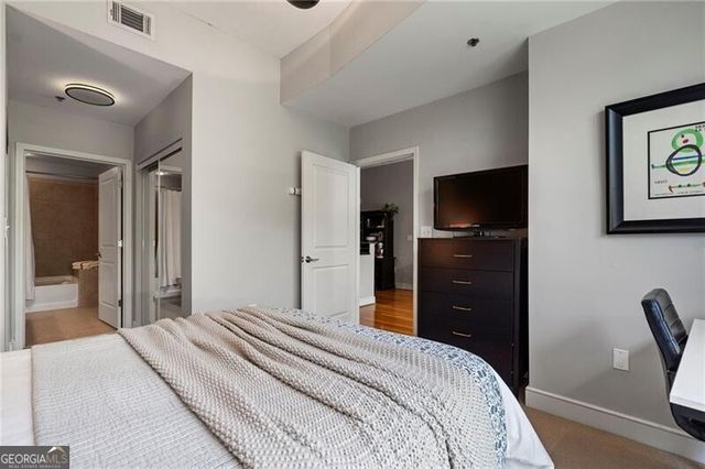 44 Peachtree Place NE 822, Atlanta, GA 30309