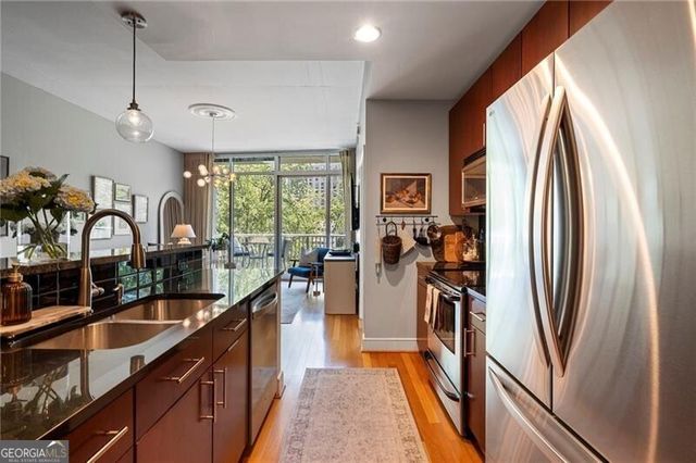 44 Peachtree Place NE 822, Atlanta, GA 30309