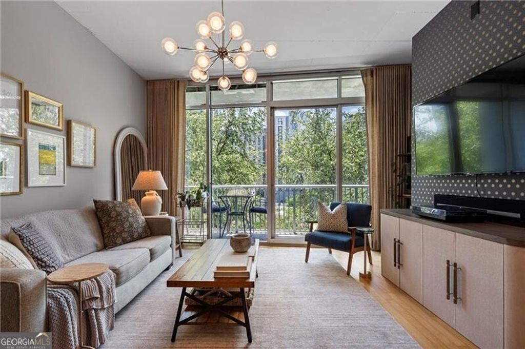 44 Peachtree Place NE 822, Atlanta, GA 30309